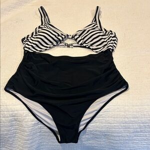 CUPSHE Striped Bust Black One-Piece Swimsuit